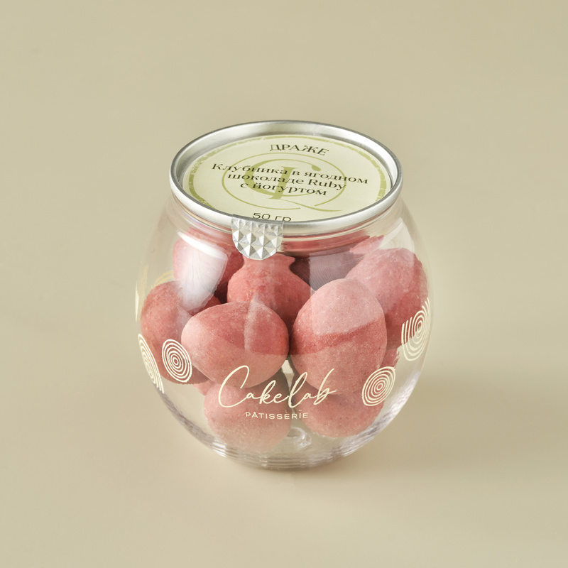 Shokoladga botirilgan qulupnay Ruby Yyogurti bilan