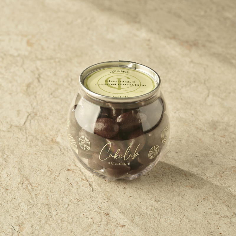 Qora shokoladga botirilgan bodom