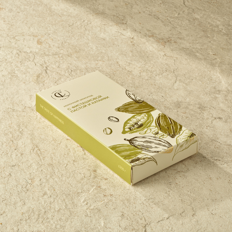 Плитка шоколада с фисташковой пастой