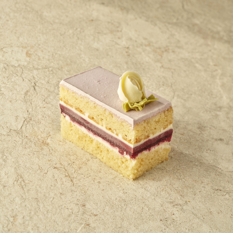 “Yagodka” pirojniysi