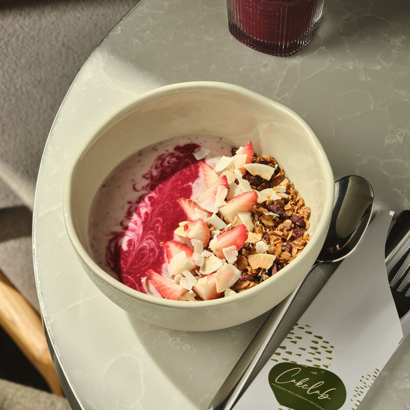 Qulupnayli chia-boul